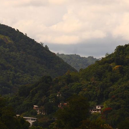 Sky Edge Homestay Kandy Exterior foto
